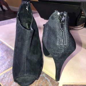 Beautiful suede peep toe heels!